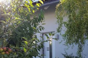 In nur 60 Min. in München-City! Einfamilienhaus mit Carport für zwei Autos zu verkaufen!