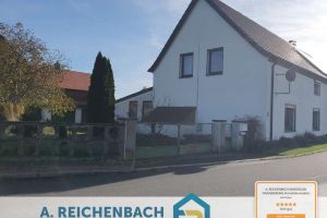 Viel Platz für die ganze Familie! Doppelhaushälfte in ländlicher Lage zu verkaufen!