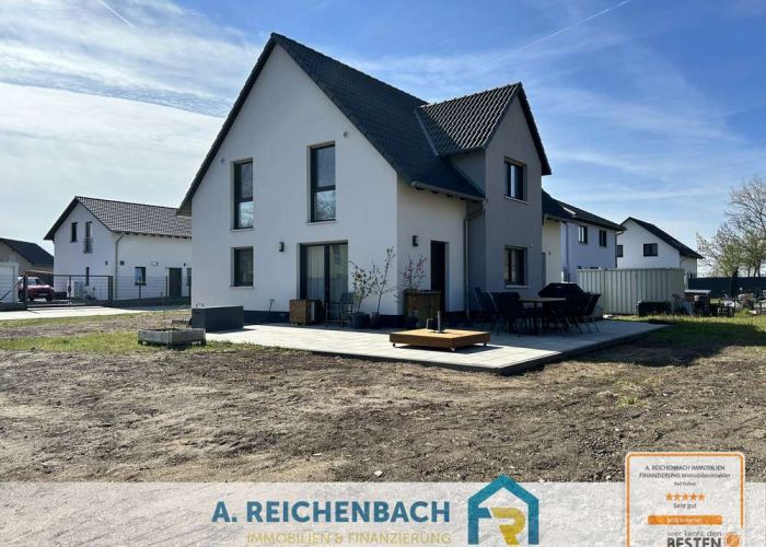 Modernes Traumhaus mit großem Grundstück, hochwertiger Küche 