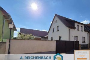Viel Platz für die ganze Familie! Doppelhaushälfte in Görschlitz zu verkaufen!