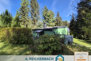 Wohnen wie im Urlaub! Waldgrundstück mit zwei Bungalows, Gästehaus in 06905 Moschwig zu verkaufen!